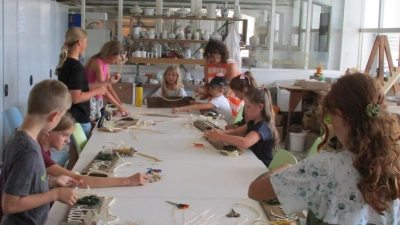 Rund 80 Kinder machten beim Ferienprogramm im Museum Mitterteich mit. (Bild: Marion Papsch)