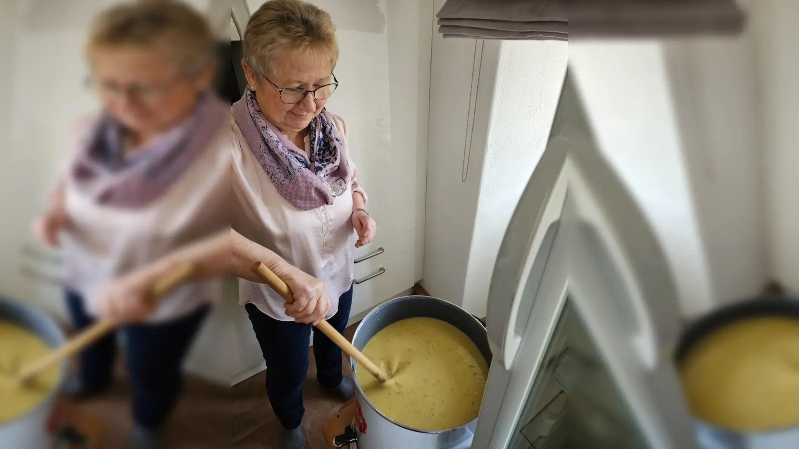 Monika Duschinger als Suppenchefin. (Bild: Gabriele Buchbinder)