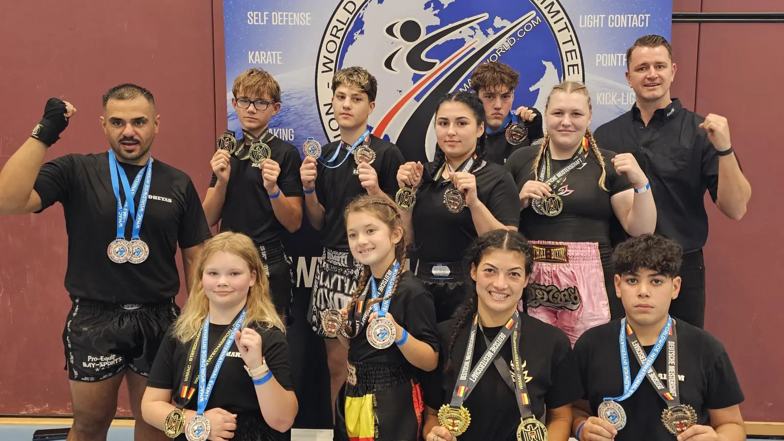 v.l. Dheyab Al Kalash, Marie Koschemann, Max Fizia, Saif Alyas, Mila Wurster, Samantha Birrong, Leon Hovhannisyan, Jenny Wurster, Laura Paßler, Adam Alhawari, Erich Aul (Bild: Jenny Wurster)