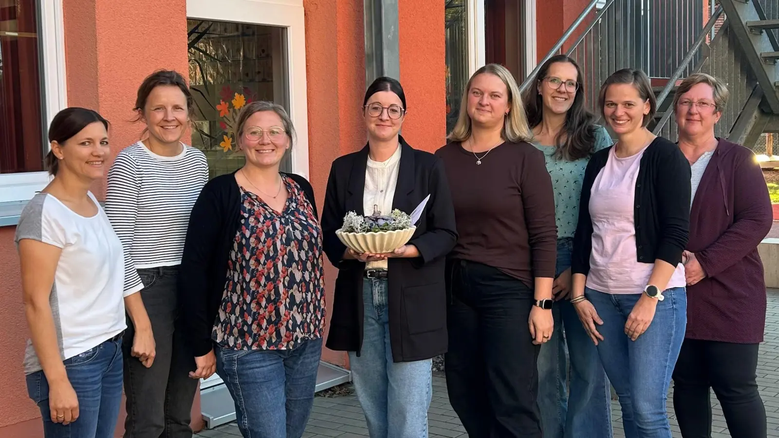 Im Bild: von links: Lucia Steiger, Barbara Völkl, Steffi Greger, Andrea Graf, Vanessa Ertl, Anja Förster, Sabine Bauer und Christina Hösl. (Bild: Carina Hartwig)