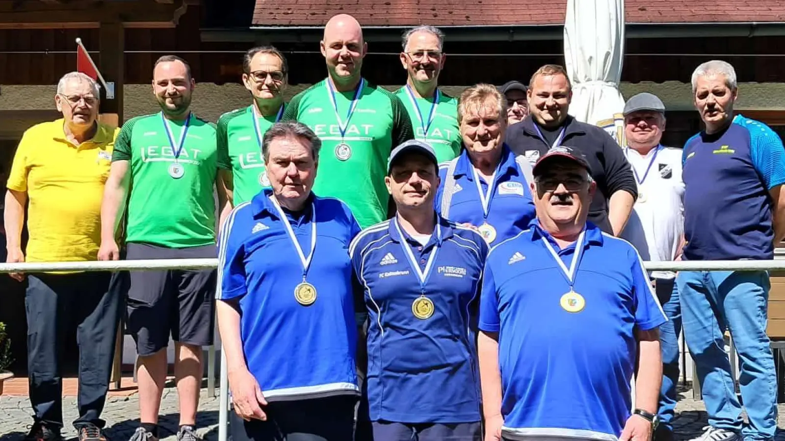 Die erolfgreichen Mannschaften (Bild: Michaela Hausner)