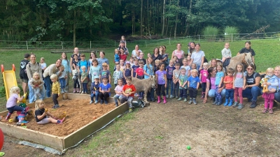 Über 60 teilnehmende Kinder beim Ferienprogramm bei den Minis vom Pfreimdtal (Bild: Katrin Kiener)