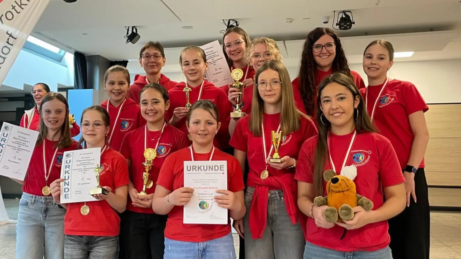 Siegerehrung am Kreiswettbewerb des Jugendrotkreuz in Nabburg. (Bild: Christina Kraus)
