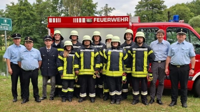 Die erfolgreiche Gruppe mit Jonas Dobmayer (Vierter von links), Johanna Bauer, Johannes Eiberweiser, Johannes Faltenbacher, Paul Obst, Josef Herrmann, Theresa Beimler, Thomas Eiberweiser und Samuel Maier schaffte die Leistungsprüfung mit Bravour. (Bild: Josef Hirmer)