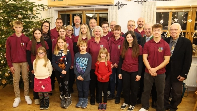 Orchesterfamilie mit Vereinsvorsitzender Frau Karin Dittrich ( Mitte). (Bild: Heike Reil)