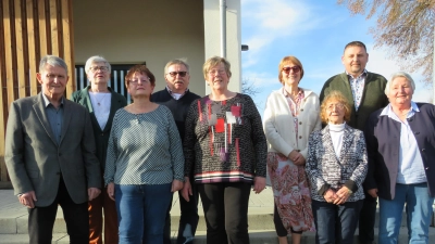 Die Vorstandschaft des Ortsvereins der Arbeiterwohlfahrt mit den Geehrten. (Bild: Johann Adam)