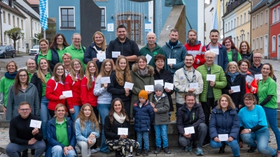 Spendensegen für 22 Initiativen, Vereine und Ehrenämtern zu Gunsten der Kinder und Jugendlichen in Eschenbach i.d.OPf. durch den JuKi e.V. am 22.10.2025 (Bild: Carolin Ulm)