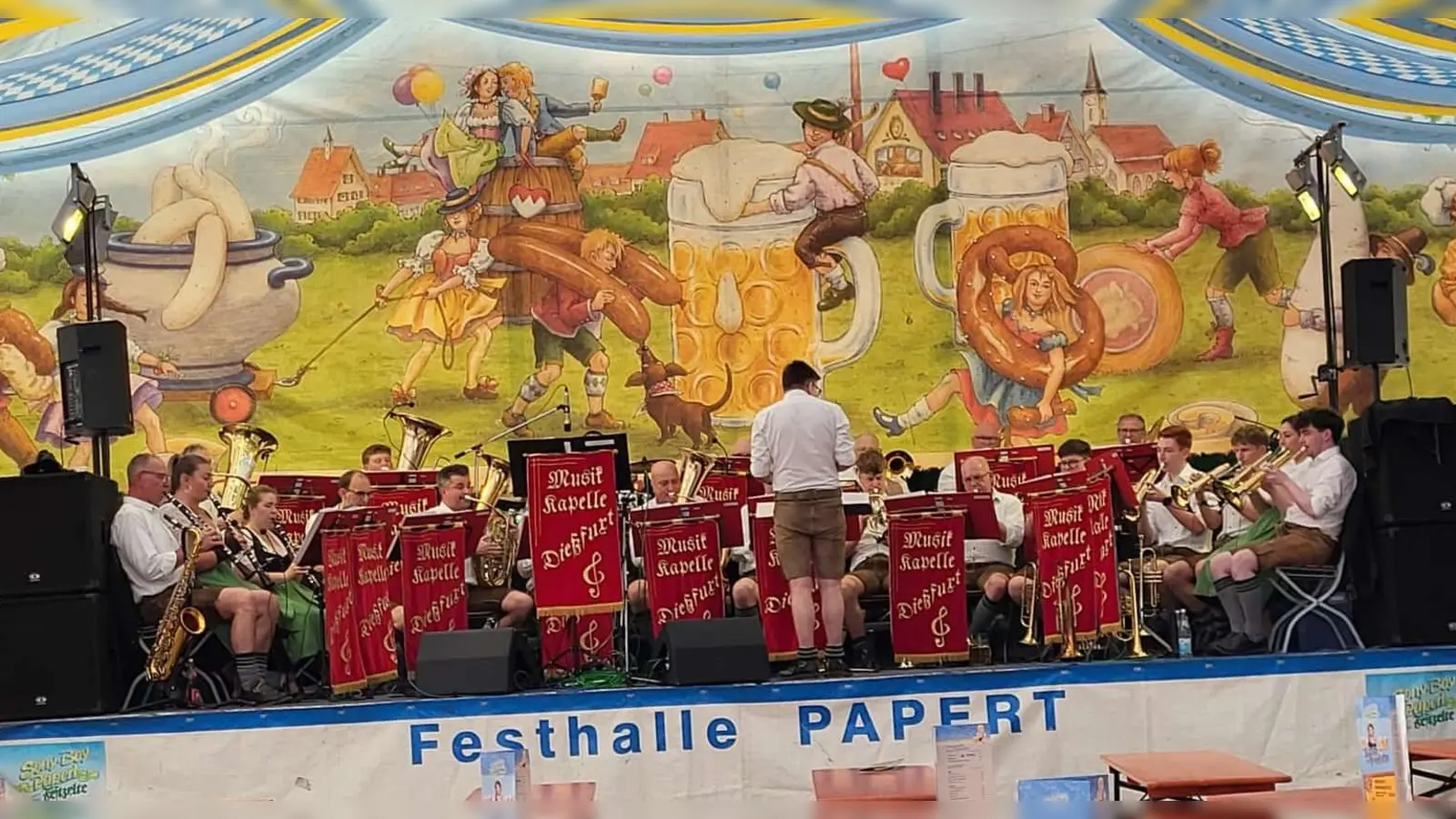 Die Musikkapelle Dießfurt gestaltete den Blasmusiktag am Weidener Frühlingsfest. (Bild: Melanie Ludwig)