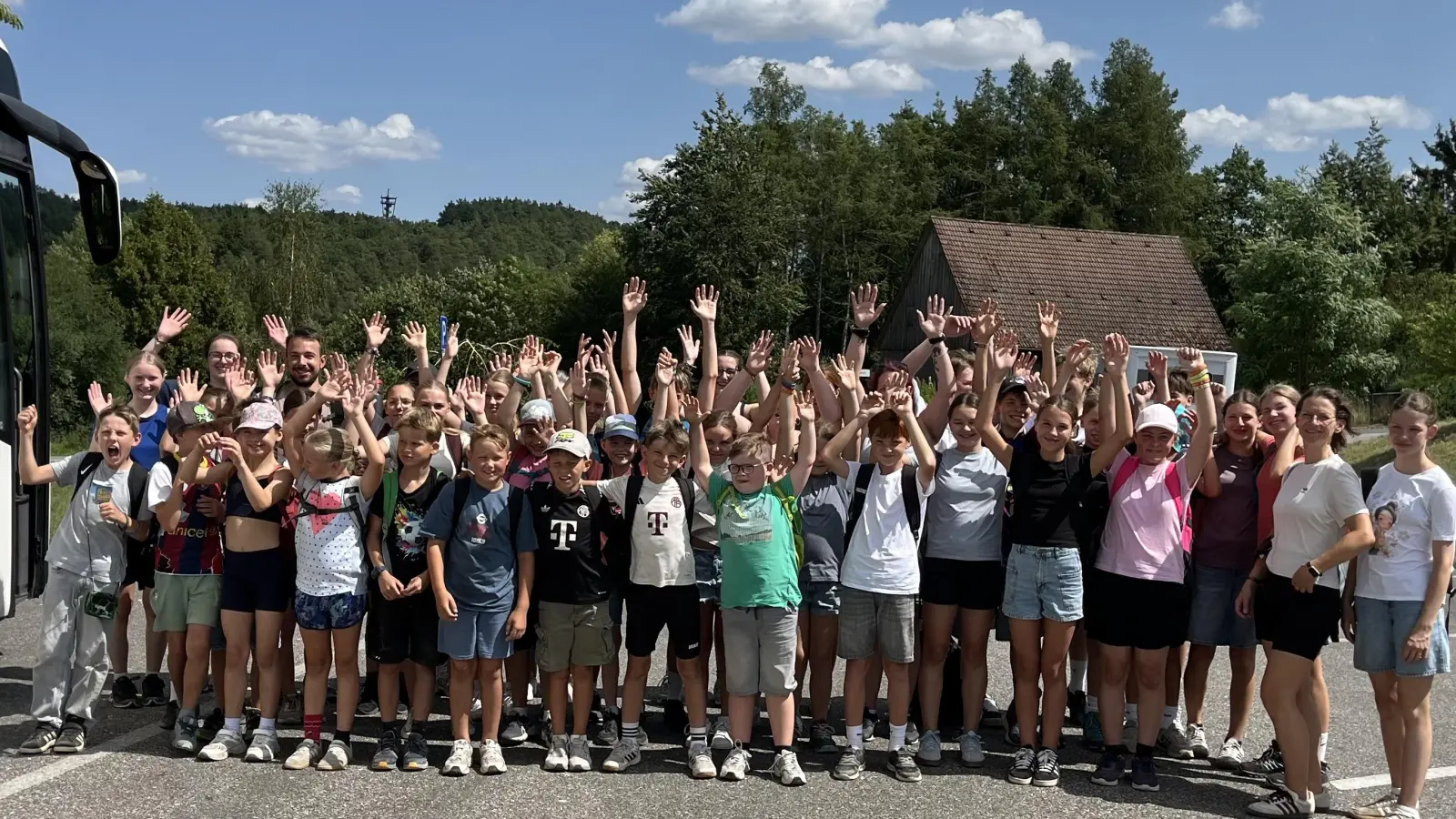 Einen tollen Tag mit Klettern und Rodeln verbrachten die Ministranten aus Pirk und Bechtsrieth in Pottenstein. (Bild: Romina Keck)