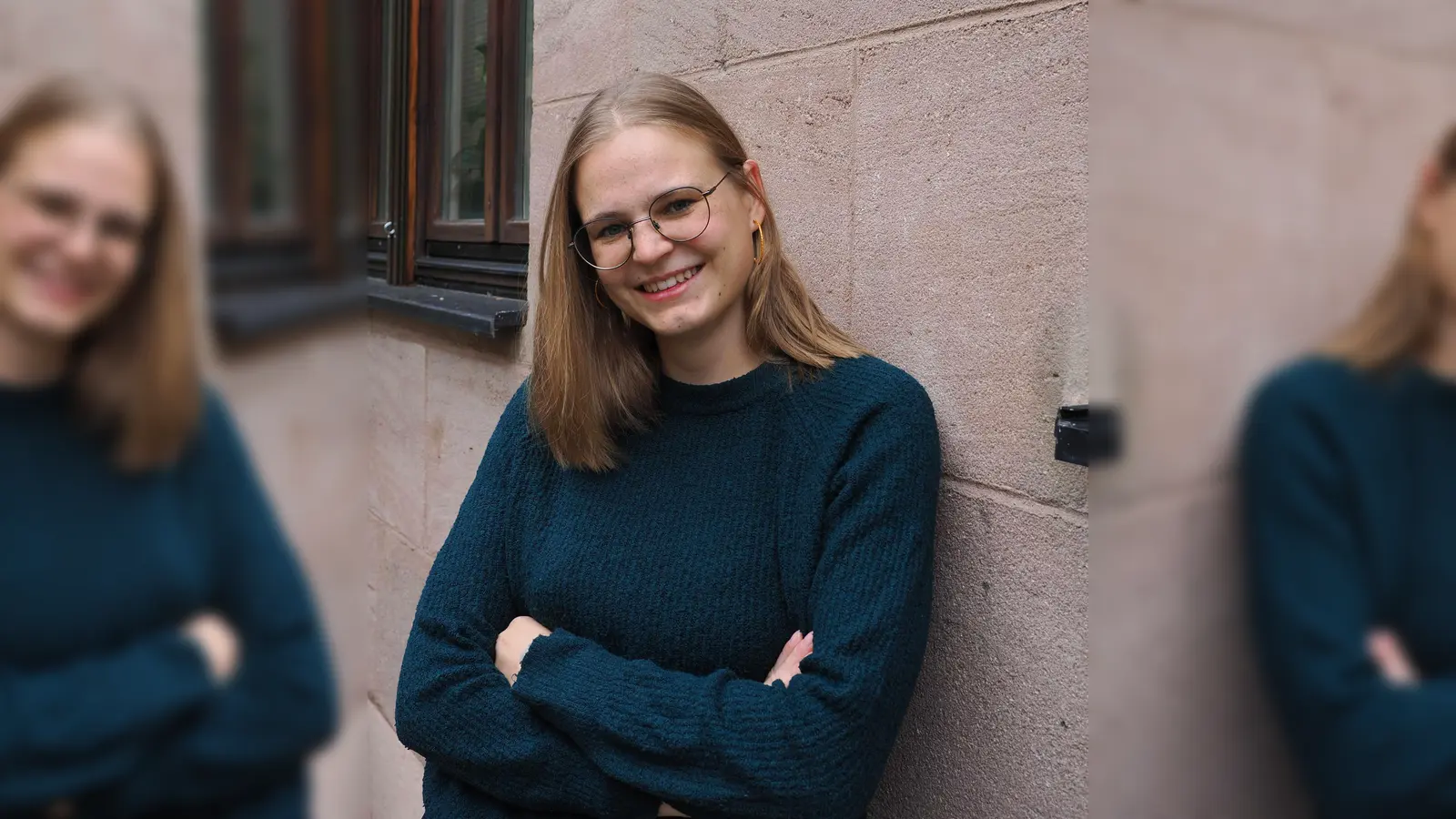 Kunstpädagogin Regina Ernst leitet den Siebdruck-Kurs an. (Bild: Veronika Bräuer)