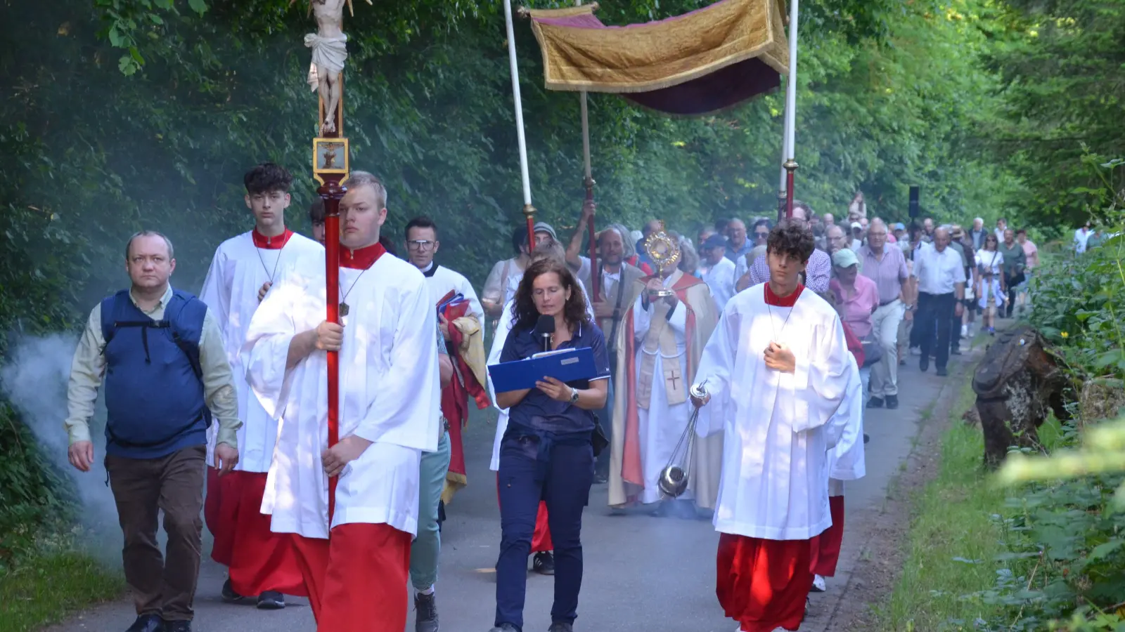 Pfingstprozession von St. Josef nach Tröglersricht.  (Bild: Helmut Kunz)