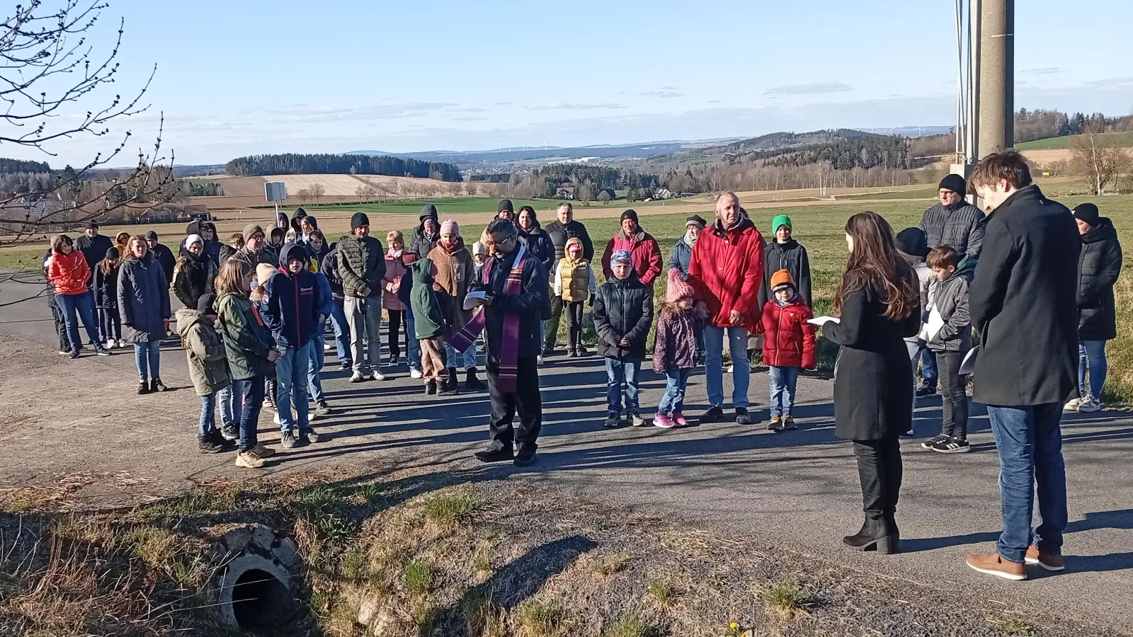 Kreuzweg im Freien. (Bild: Oswald Zintl)
