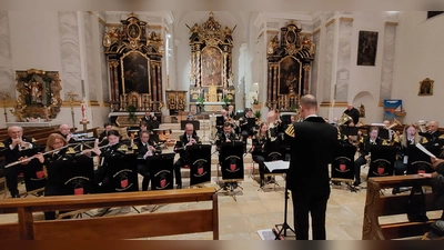 Bergknappenkapelle der Stadt Sulzbach-Rosenberg unter Leitung von Philipp Senft (Bild: Michael Heinz)