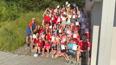 42 Kinder und Erwachsene erhielten ihre Sportabzeichen für das Jahr 2025. Gleichzeitig startete die Abnahme für die Saison 2026. (Bild: Laura Frenzel)