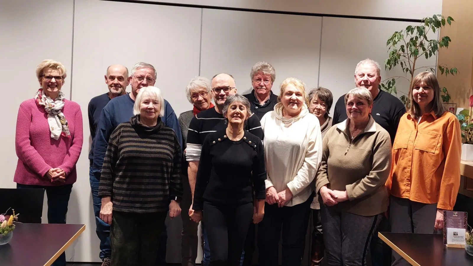 Mitglieder von Miteinander Füreinander Calendula e.V. bei der ordentlichen Mitgliederversammlung in Weiden. (Bild: Elham Eghbali)