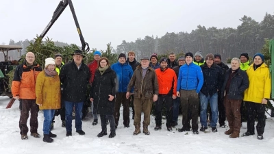 Die Christbaumaktion war erfolgreich. Die Bürgerinnen und Bürger Etzernichts sind dankbar für die Jahrzehntelange Verlässlichkeit der Unionsfamilie. (Bild: Kathrin Müller)
