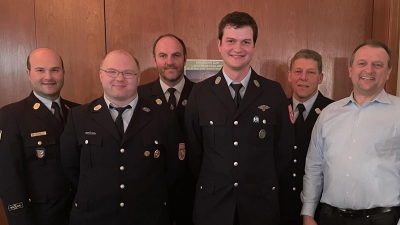 KBR Marco Saller, neuer 1. Kdt Wolfgang Gollwitzer, Vorsitzender Tobias Stangl, neuer stv. Kdt Thomas Stangl, KBM Christian Demleitner, Bgm Anton Kappl (Bild: Anton Kappl)
