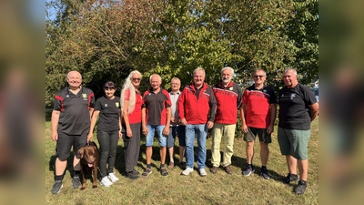Erfolgreiche DSB-Pokal Mannschaft der SG Neumühle: Joachim Schneider, Claudia Schneider, Andrea Schröther, Rudi Neumann, Albert Liedel, Hans Götz, Manfred Lehner, Albert Hierl und Josef Schmaußer (v.l.n.r.) (Bild: Magdalena Rosenblatt)