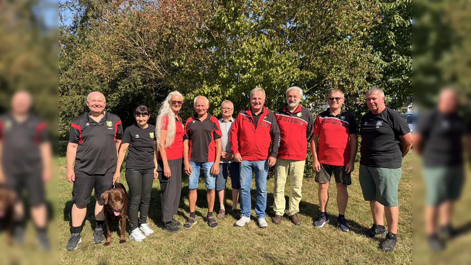 Erfolgreiche DSB-Pokal Mannschaft der SG Neumühle: Joachim Schneider, Claudia Schneider, Andrea Schröther, Rudi Neumann, Albert Liedel, Hans Götz, Manfred Lehner, Albert Hierl und Josef Schmaußer (v.l.n.r.) (Bild: Magdalena Rosenblatt)