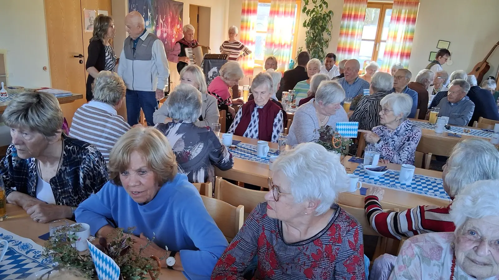 Wohlfühlatmosphäre prägte die Kirwafeier der Pfarrsenioren. (Bild: Christa Sternkopf)