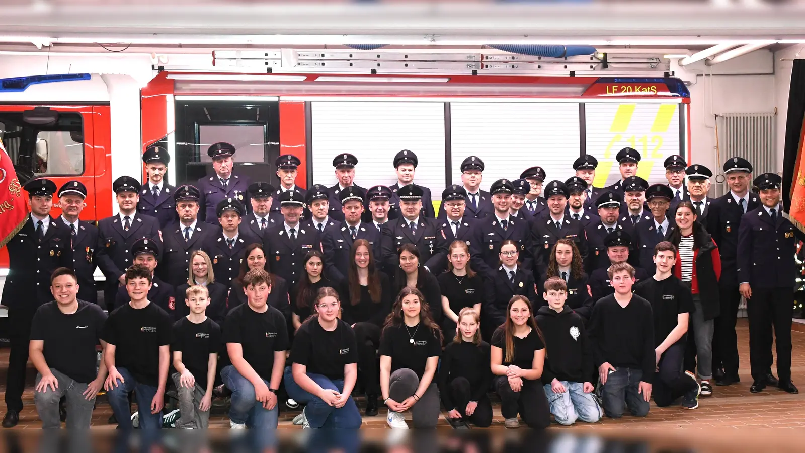 Die Floriansjünger der Freiwilligen Feuerwehr Freudenberg-Wutschdorf freuen sich bereits als Paten beim 150jährigen Jubiläum der Etsdorfer Wehr auftreten zu dürfen.  (Bild: Alfred Schorner)