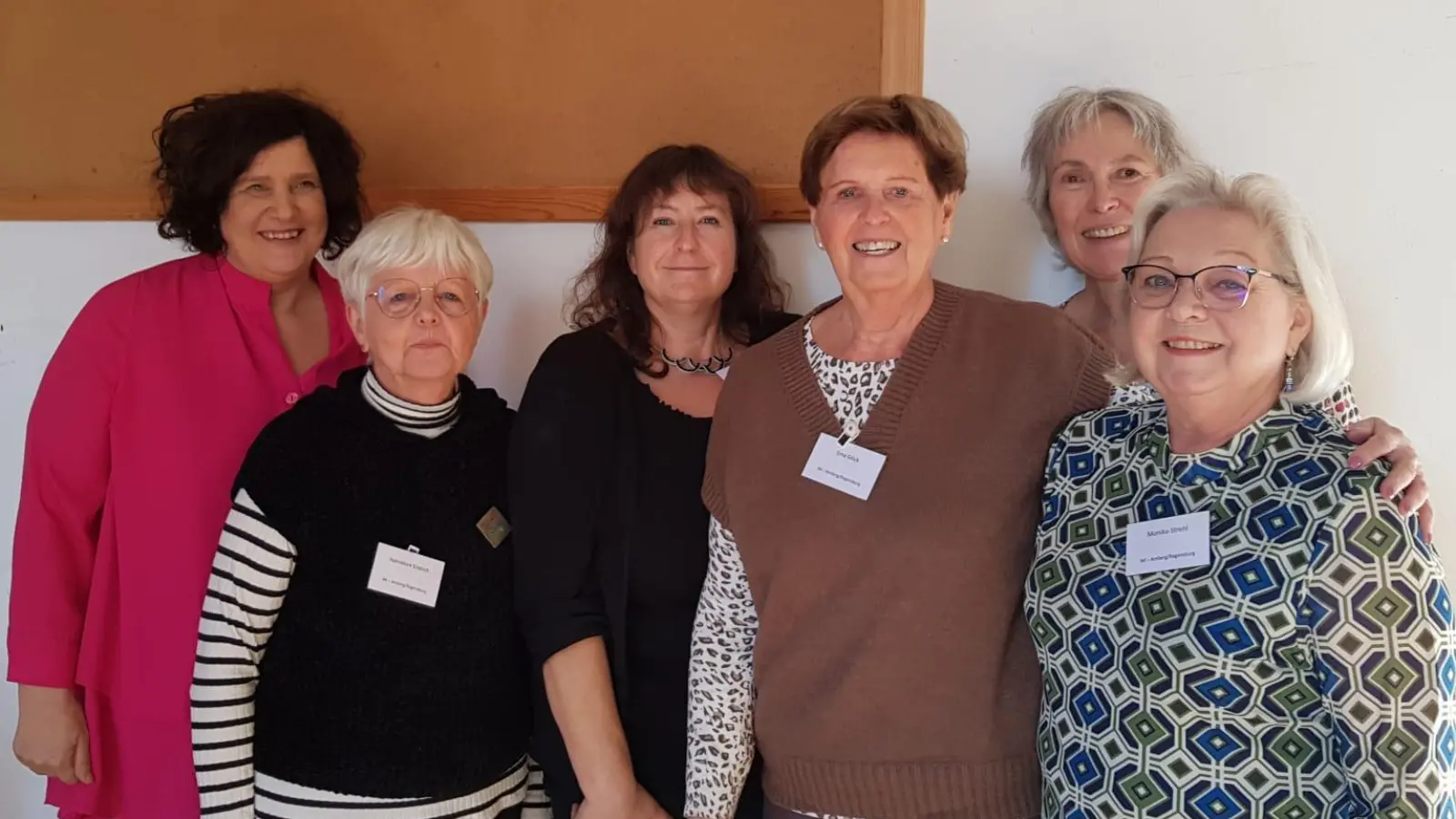 Das Bild zeigt die bisherige und neue AK-Leitung: Anna Schaal, Hannelore Endrich, Angela Weidner AK-Stellvertreterin, Erna Glück, Elisabeth Aumann Kassiererin, Monika Strehl AK-Leiterin (von links). (Bild: Angela Lerzer)