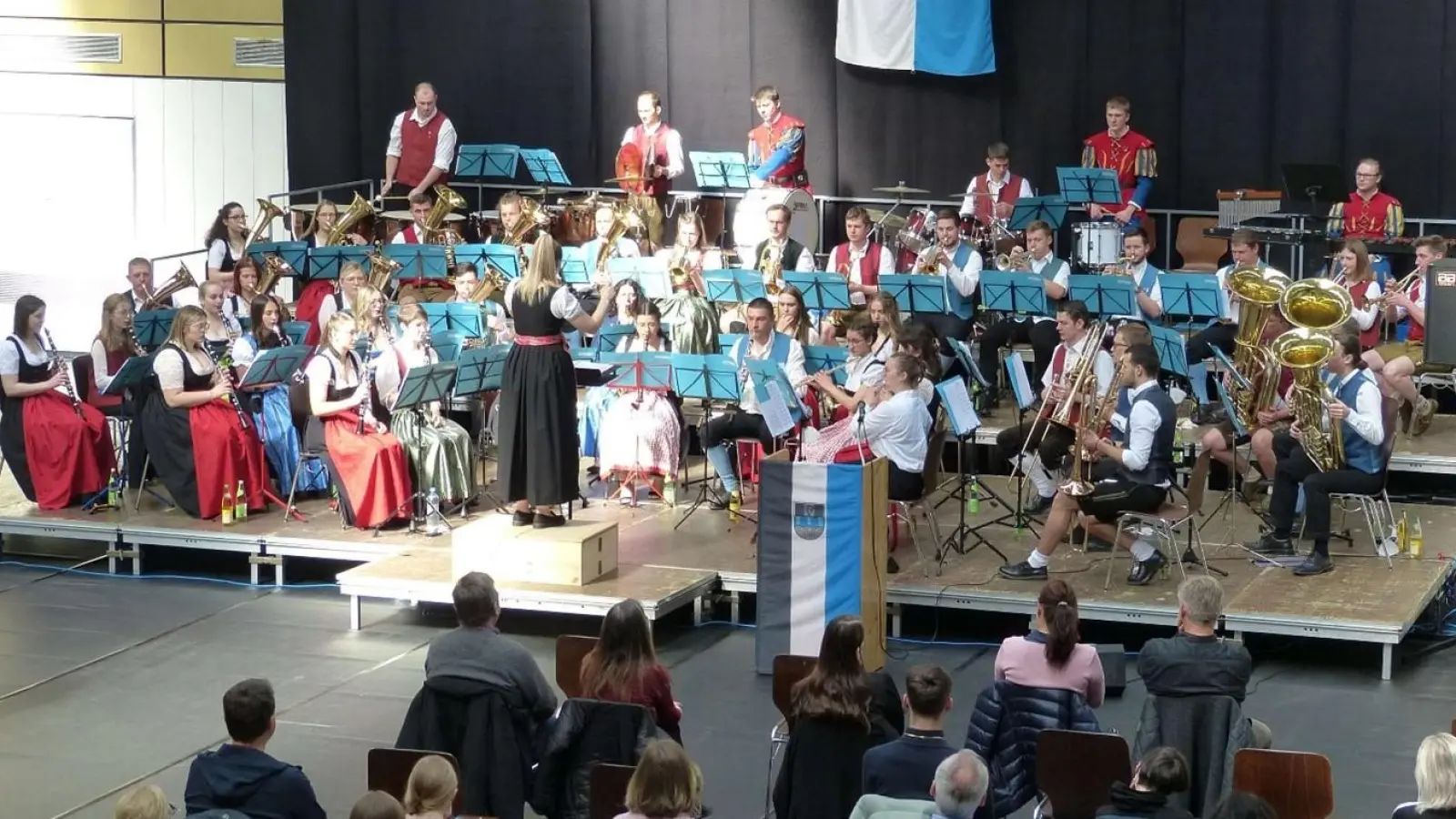 Das Kreisorchester Tirschenreuth vereint um die 70 Musikerinnen und Musiker aus den verschiedenen Blaskapellen des Landkreises. (Bild: Jonas Bäumler)