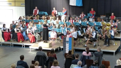 Das Kreisorchester Tirschenreuth vereint um die 70 Musikerinnen und Musiker aus den verschiedenen Blaskapellen des Landkreises. (Bild: Jonas Bäumler)