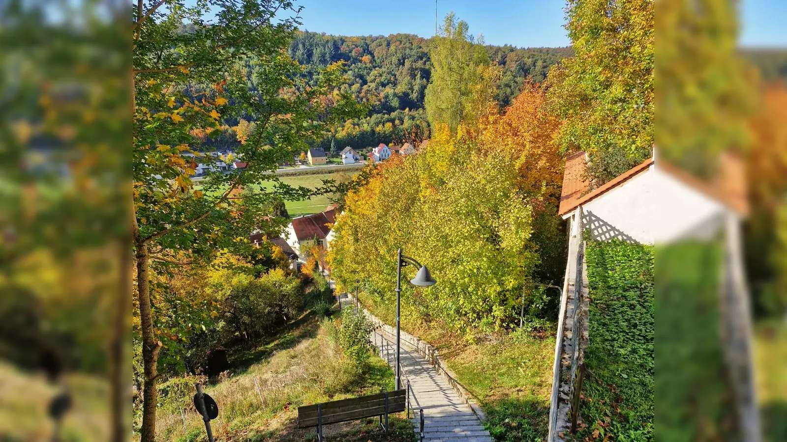 Diese Treppe zur Kastler Klosterburg mit rund 250 Stufen rennen die Feuerwehrtrupps beim Treppenlauf mit schwerem Atemschutz hinauf. (Bild: Josef Piehler)