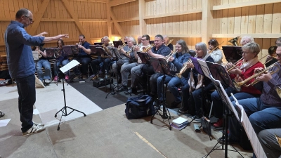 Posaunenchorprobe mit Dieter Wendel (Bild: Susanne Kropf)