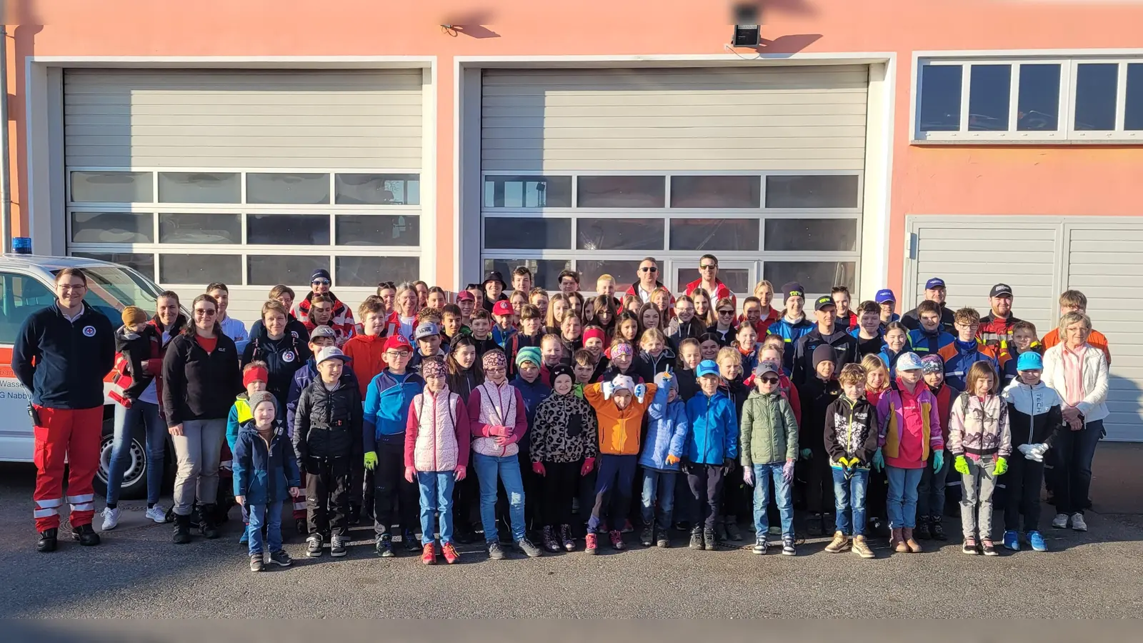 Die fleißigen Helfer bei der Stadtreinigungsaktion der Wasserwacht Nabburg (Bild: Doris Kraus-Boetcher)