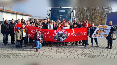 Ein gelungener Ausflug des Fanclubs Weiding zusammen mit den Schwandorf Tigers.  (Bild: Bernhard Grau)