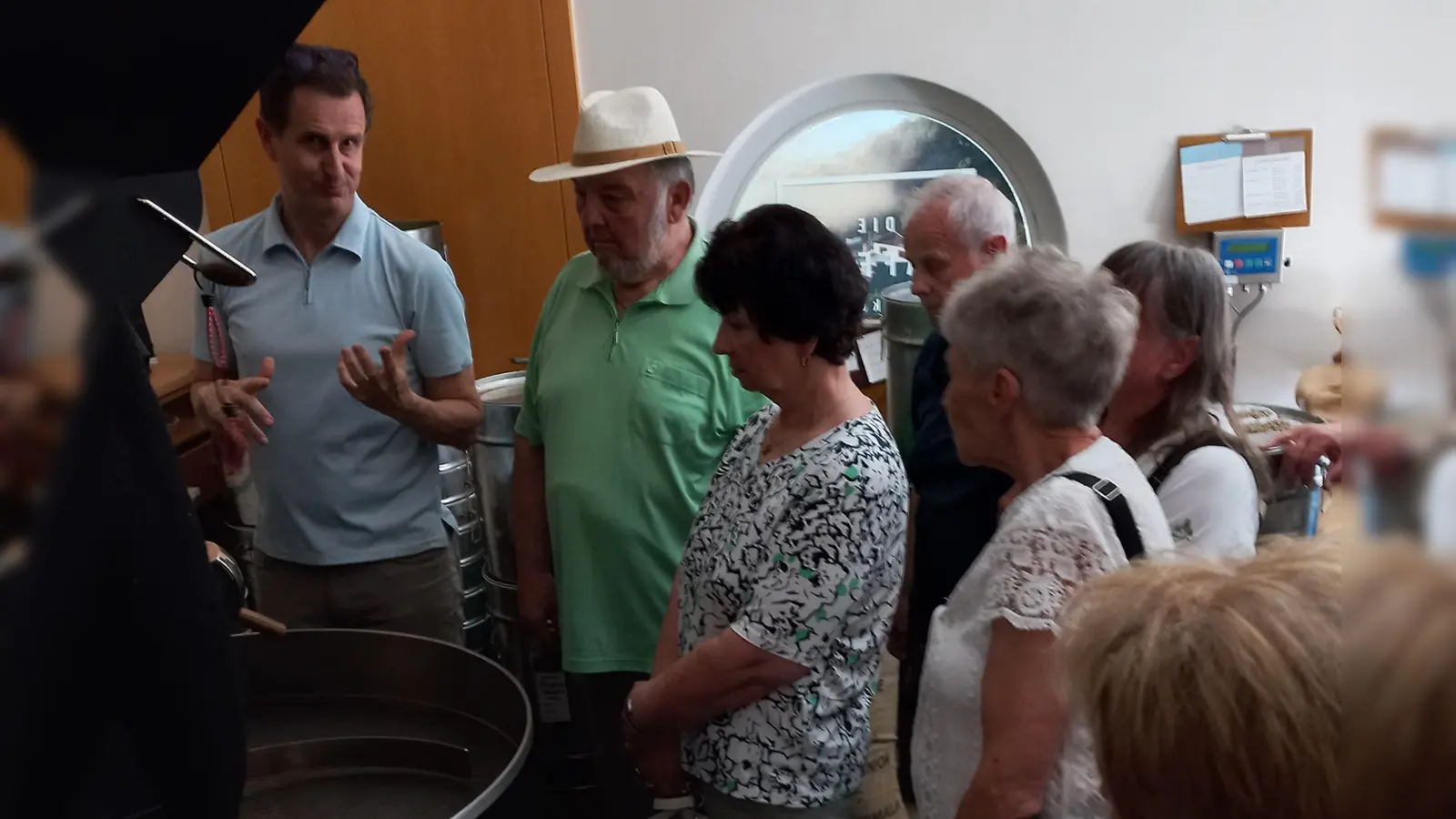 Besichtigung der Kaffeerösterei in Tirschenreuth.  (Bild: Lothar Porst)
