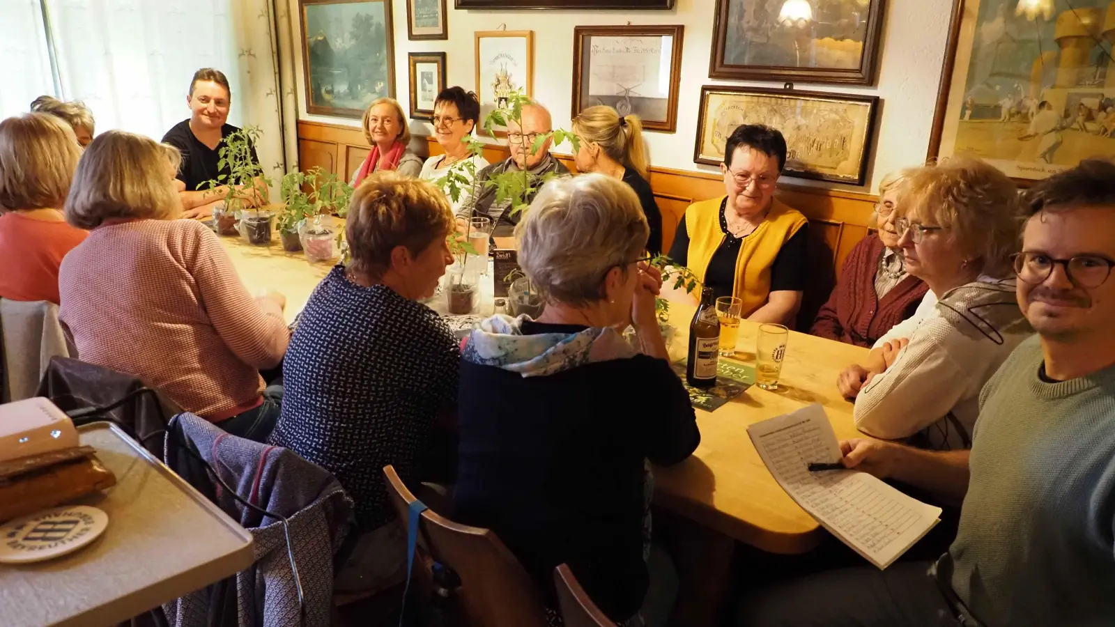 Das Gastzimmer im Gasthof „Rotes Ross” war fast zu klein für die vielen Besucher.  (Bild: Gerd Neumann)