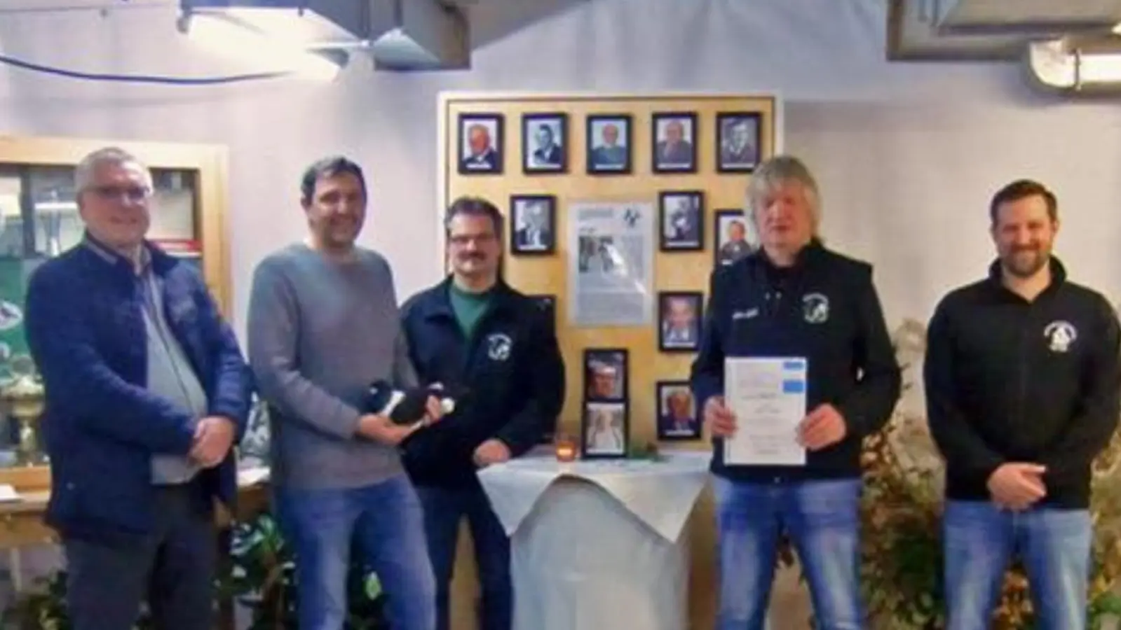 Eröffnung 15.Pfreimdtalsschau, (links) 1. Bgm. Richard Tischler, 1. Vors. Strasser Sonderverein Markus Wiesnet, 2. Vors. GZV Pfreimd Thomas Zwack, Hans Schmid, 1. Vors. GZV Pfreimd Patrick Schmid. (Bild: Hans Kiener)