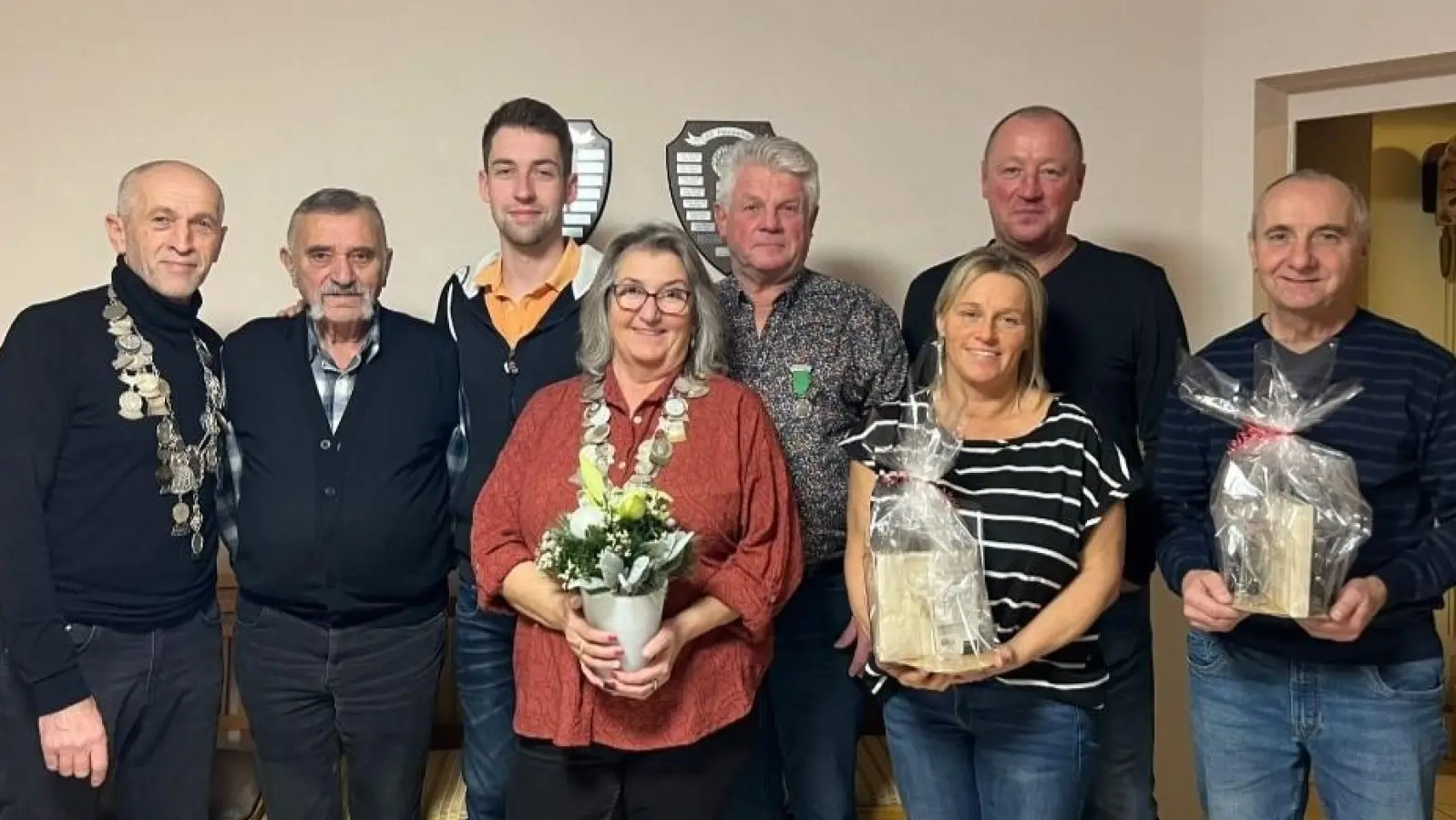 Von links: Josef Haas, Ehrenschützenmeister Hans Horst, 1. Schützenmeister Fabian Haas, Monika Haas, Uli Horst, Heike Metzner, Holger Metzner, Günter Prüll. (Bild: Luisa Metzner )