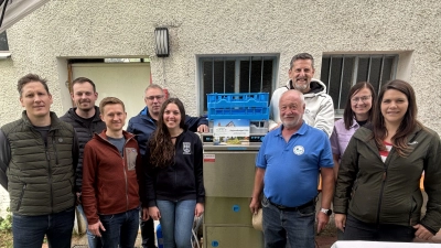 (v.l.:) Harald Heinl, Peter Steger, Moritz Bielesch, Marcus Rupprecht, Maria Steger, Josef Schmidtpeter, Bürgermeister Roman Berr, Veronika Schmalzl, Svenja Beck. (Bild: Veronika Schmalzl)
