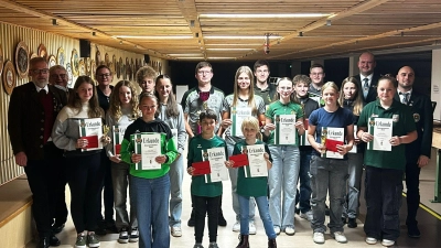 Gruppenfoto mit den Gewinnern des Gaujugendpokals (Bild: Niklas Zölch )