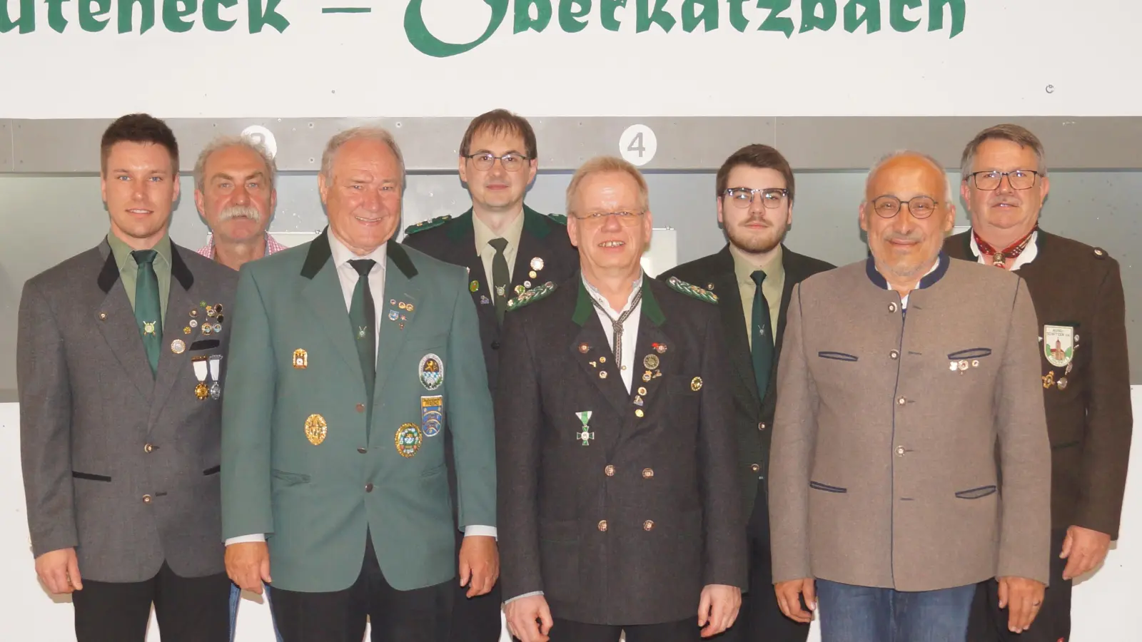 Die neue Vorstandschaft des Schützen Gau Nabburg .Von links : Stefan Gradl, Albert Sittl, Ernst Pirzer, Andreas Wilhelm, Gauschützenmeister Klaus Ketzler, Marc Zenger, Gausportleiter Oliver Leistner und Martin Wolf. (Bild: Hans Schlosser)