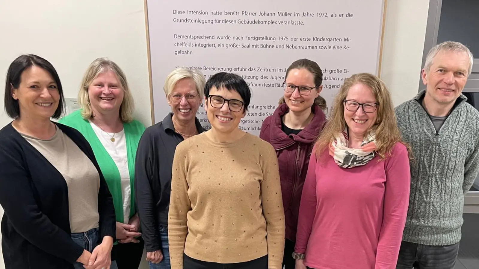 Die neue Vorstandschaft des Fördervereins (von links): Marianne Böhm, Sonja Müller, Sabine Hofmann, Vorsitzende Anita Kohl, Bianca Fuchs, Christine Sporrer und Josef Stiefler-Ebert.  (Bild: Joachim Kroher)