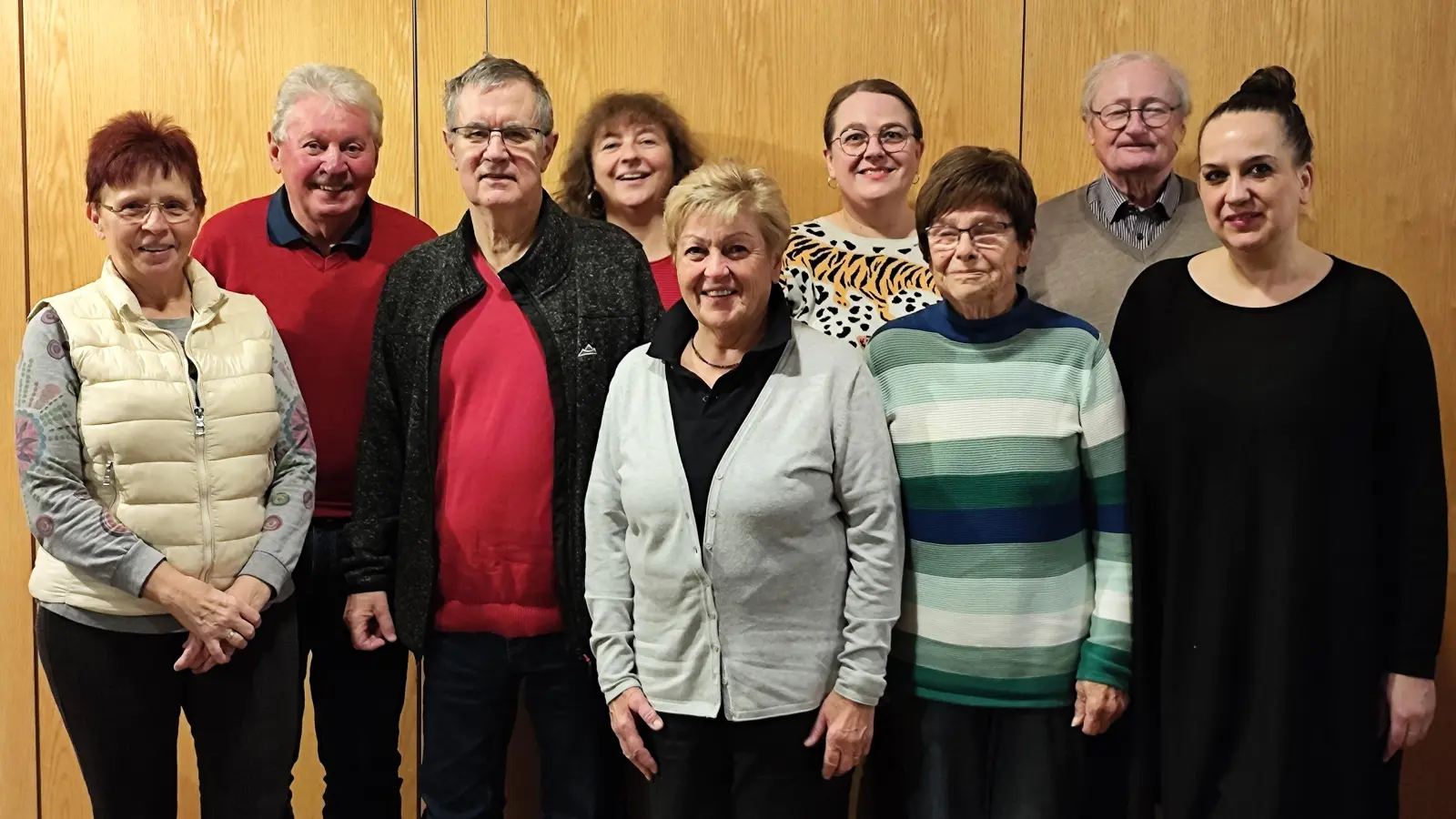 Vorstandschaft Stadtbad Weiden: von links nach rechts: Margareta Czichon, 1. Vorsitzender Hans Forster, Bernhard Czichon, Martina Kayser, Ingeborg Rudnik, Katrin Sperrer, Albert Ulla, Hans-Jürgen Rudnik, Stefanie Sperrer<br> (Bild: Yvonne Hägler)