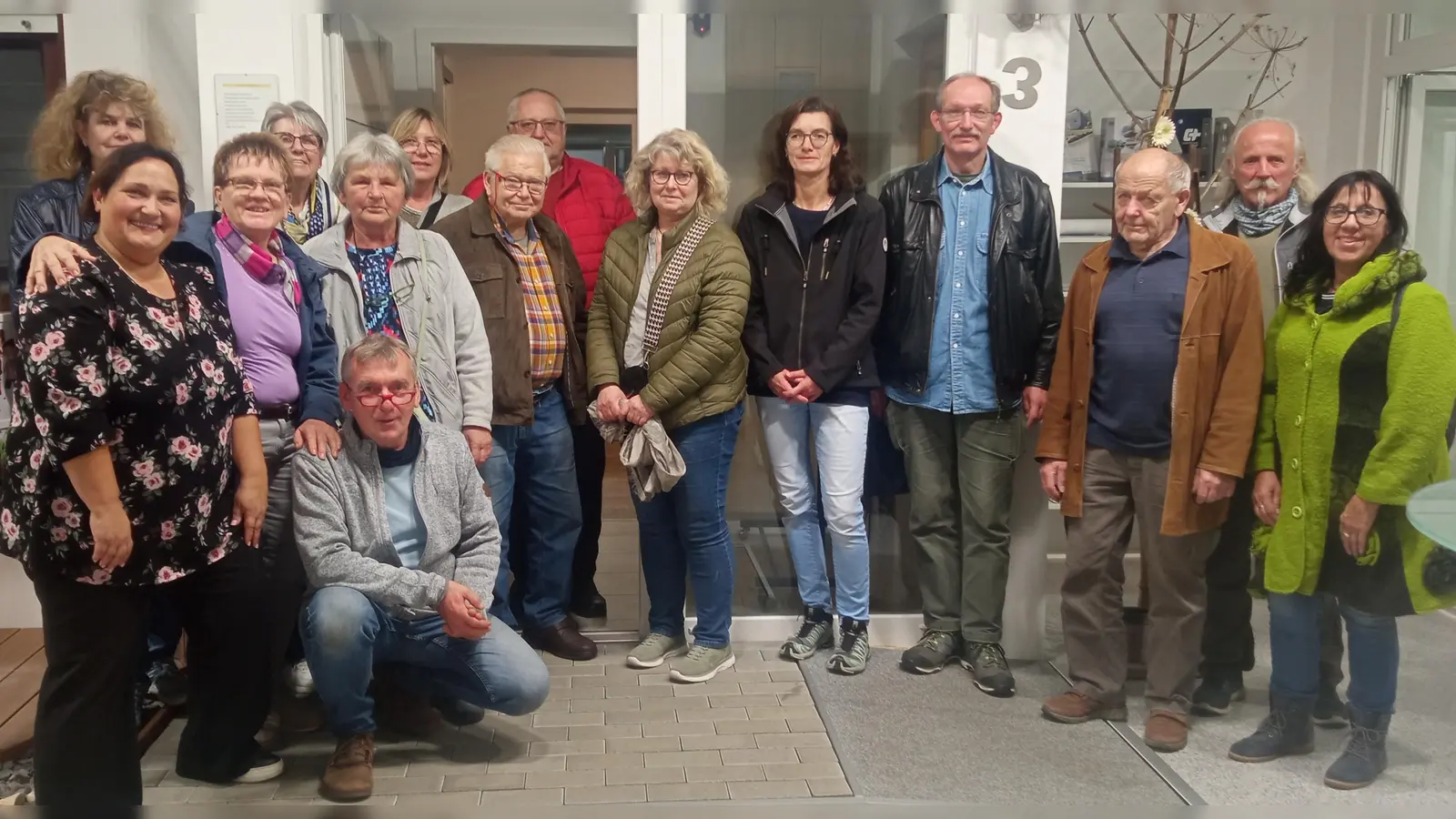Die Teilnehmer und Organisatoren des Hauskrankenpflegekurses beim Besuch der Firma Standecker (Bild: Katharina Morgenstern)