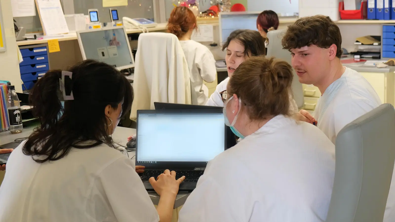 22 Schüler haben sich dieses Jahr am Projekt beteiligt  (Bild: Verena Uschold Klinikum St. Marien Amberg)