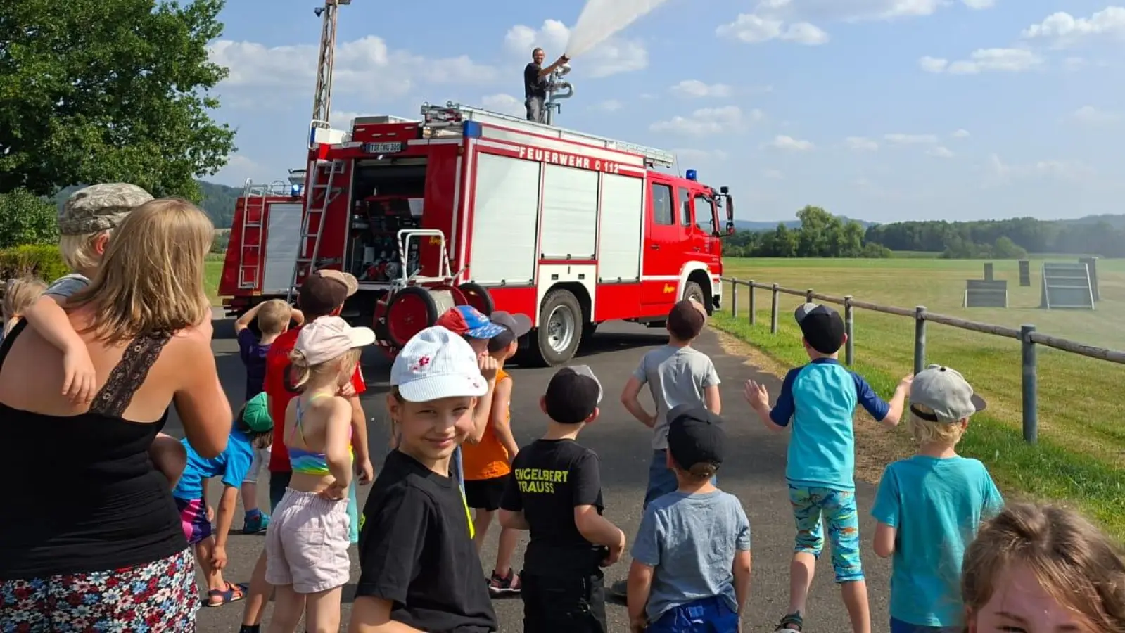 Vorführung des Wasserwerfers (Bild: Sandra Schraml)