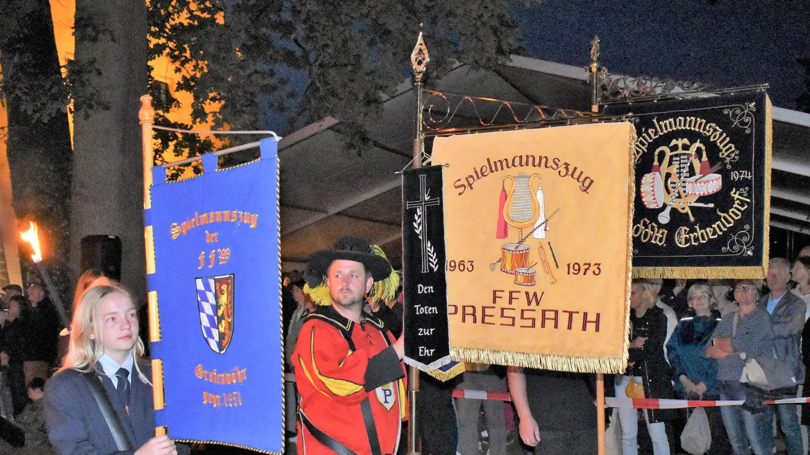 Die „Spielleute Nordoberpfalz” aus Grafenwöhr, Pressath und Erbendorf werden beim Jubiläumskonzert des Spielmannszuges Erbendorf am 3. Mai ein Konzert geben. (Bild: Renate Gradl )