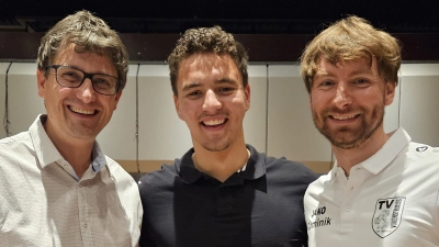 TV eine sportlich engagierte Großfamilie. Bürgermeister Uli Münchmeier, Raphael Wittmann, Dominik Buchbinder (Bild: Gabriele Buchbinder)