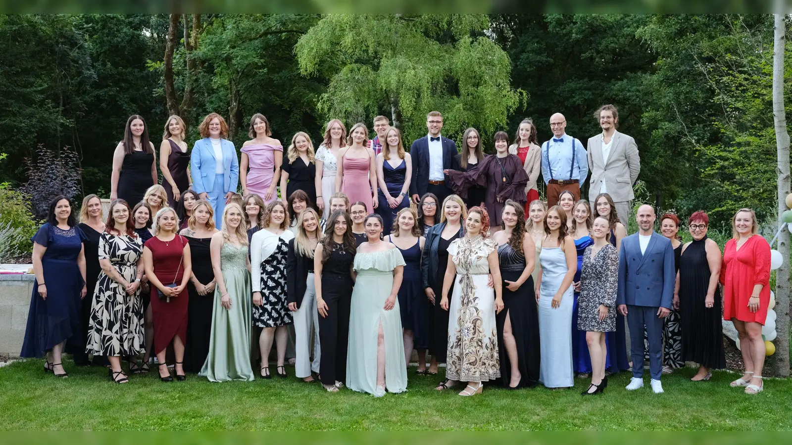 Verabschiedung der Absolventinnen und Absolventen der staatlichen Fachakademie für Sozialpädagogik in Neustadt  (Bild: Roland Kusche)