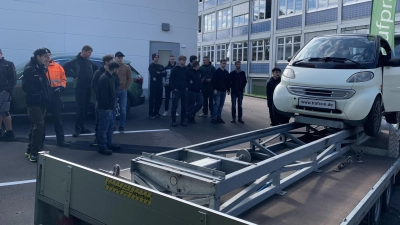 Ein Highlight des Tages – der Aufprallsimulator der Firma Trafcon. (Bild: Uli Süßmann)