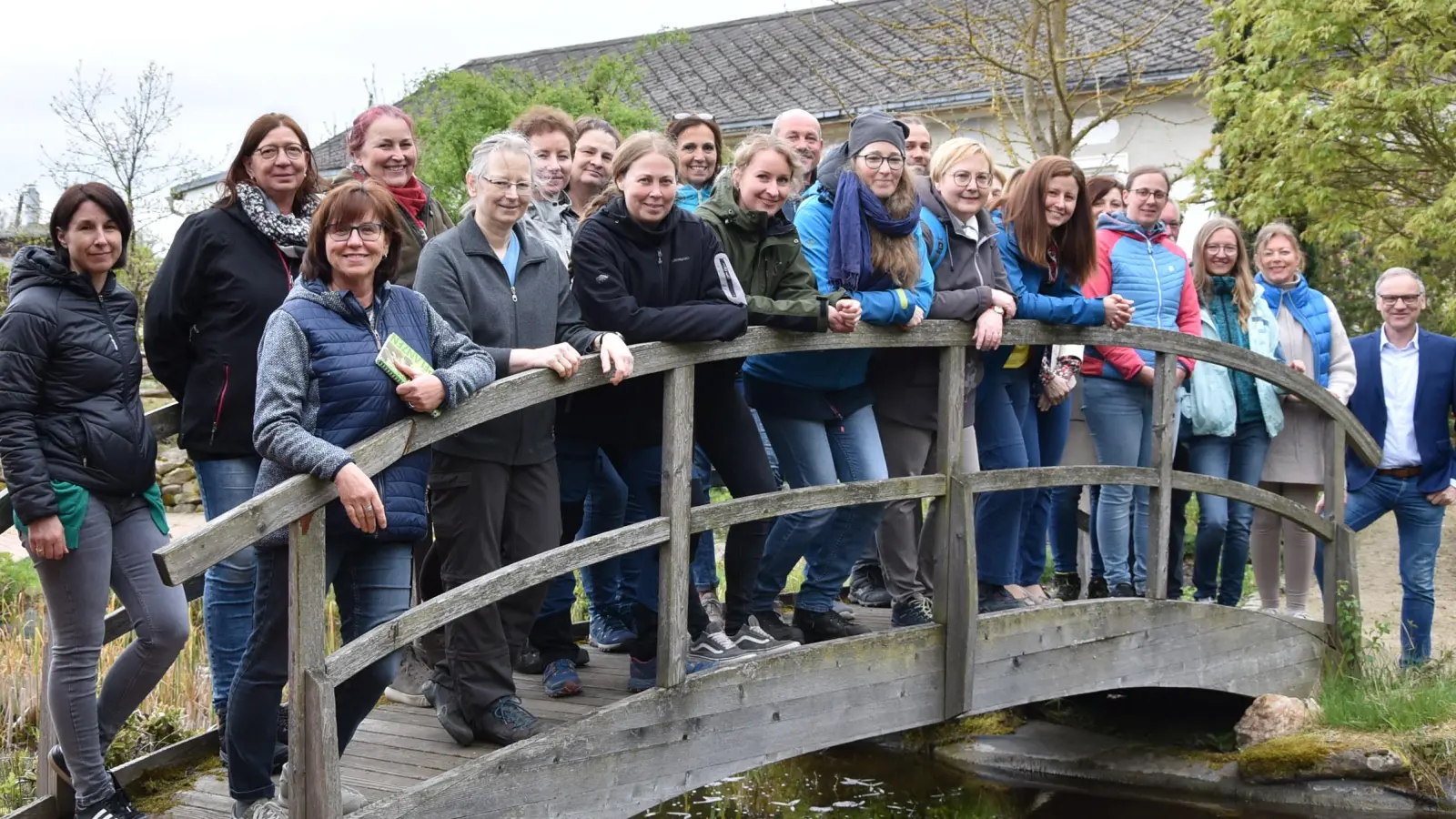 18 Frauen und drei Männer starteten in diesem Jahr eine Kräuterführer-Ausbildung.  (Bild: Kultur- und Begegnungszentrum/exb)