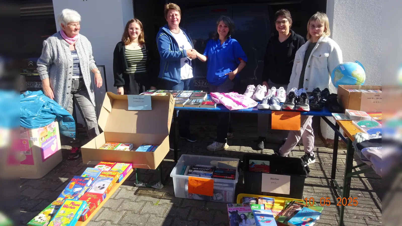 Die 1. Vorsitzende Anna Margarete Hartmann bedankte sich bei Frau Kerstin Pfeil für die Organisation. (Bild: Fritz Eckl )